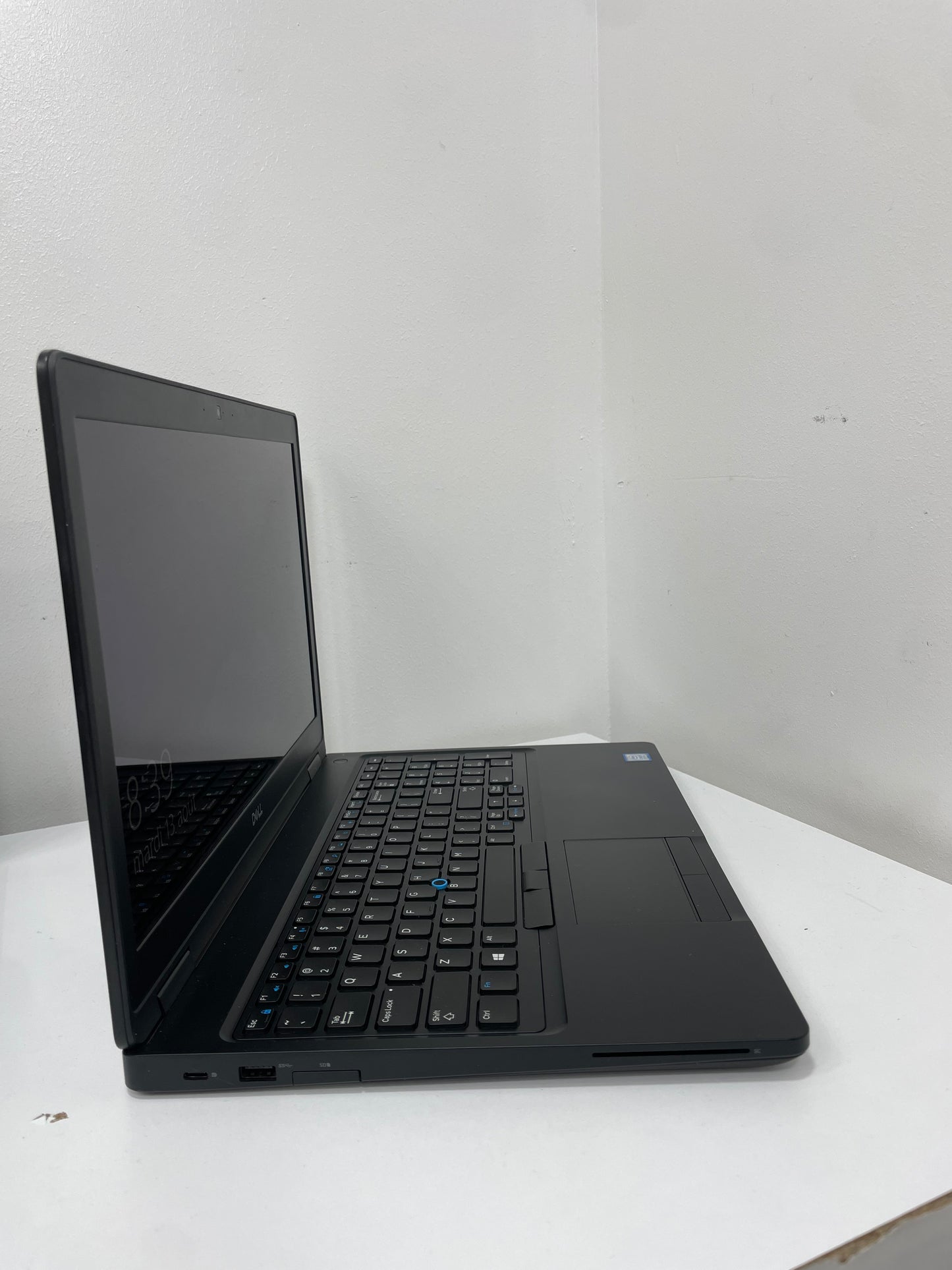 DELL 5590 écran tactile i5 8ème 15.6 pouce